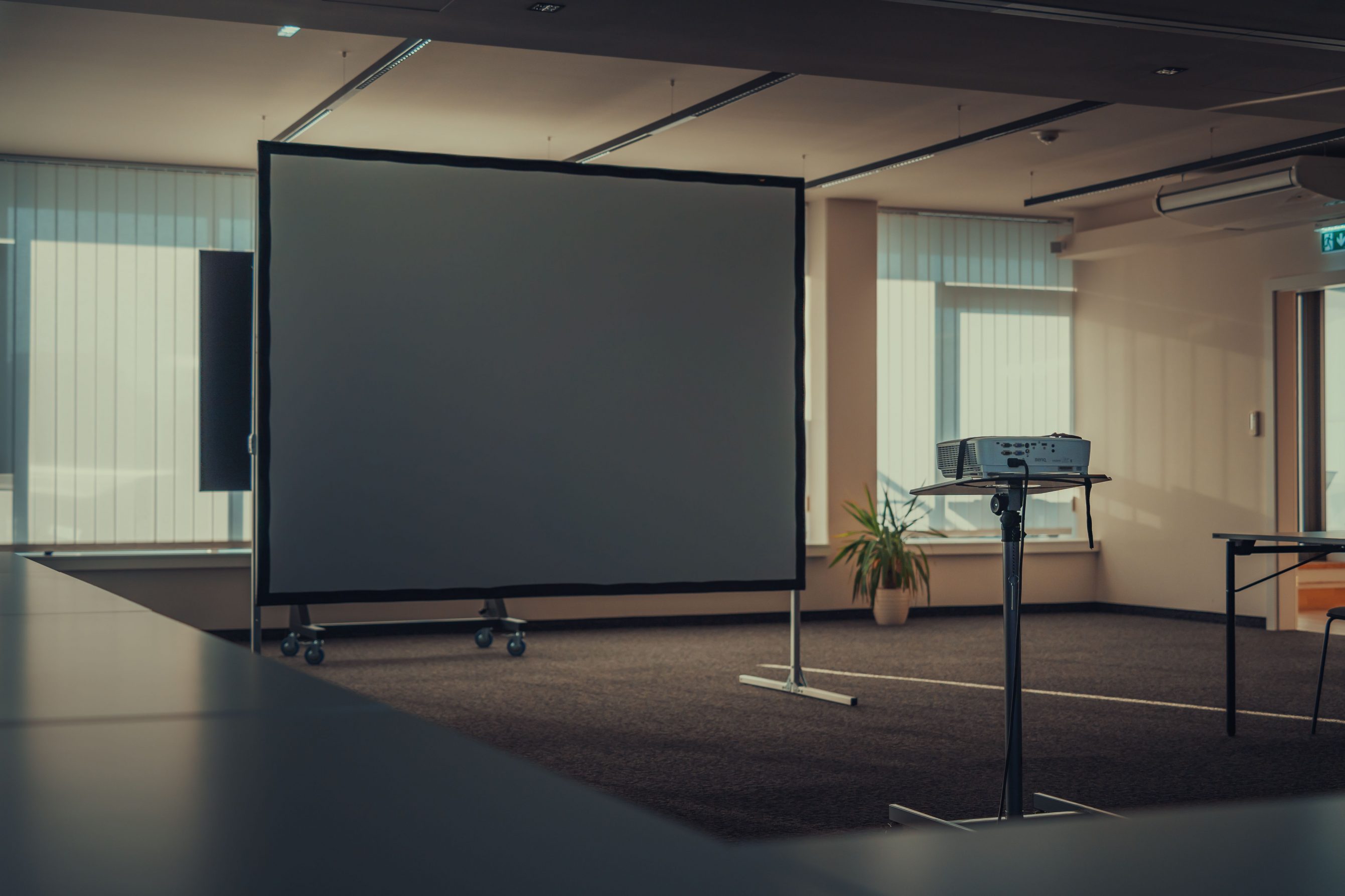 Location vidéoprojecteur à la journée à Paris